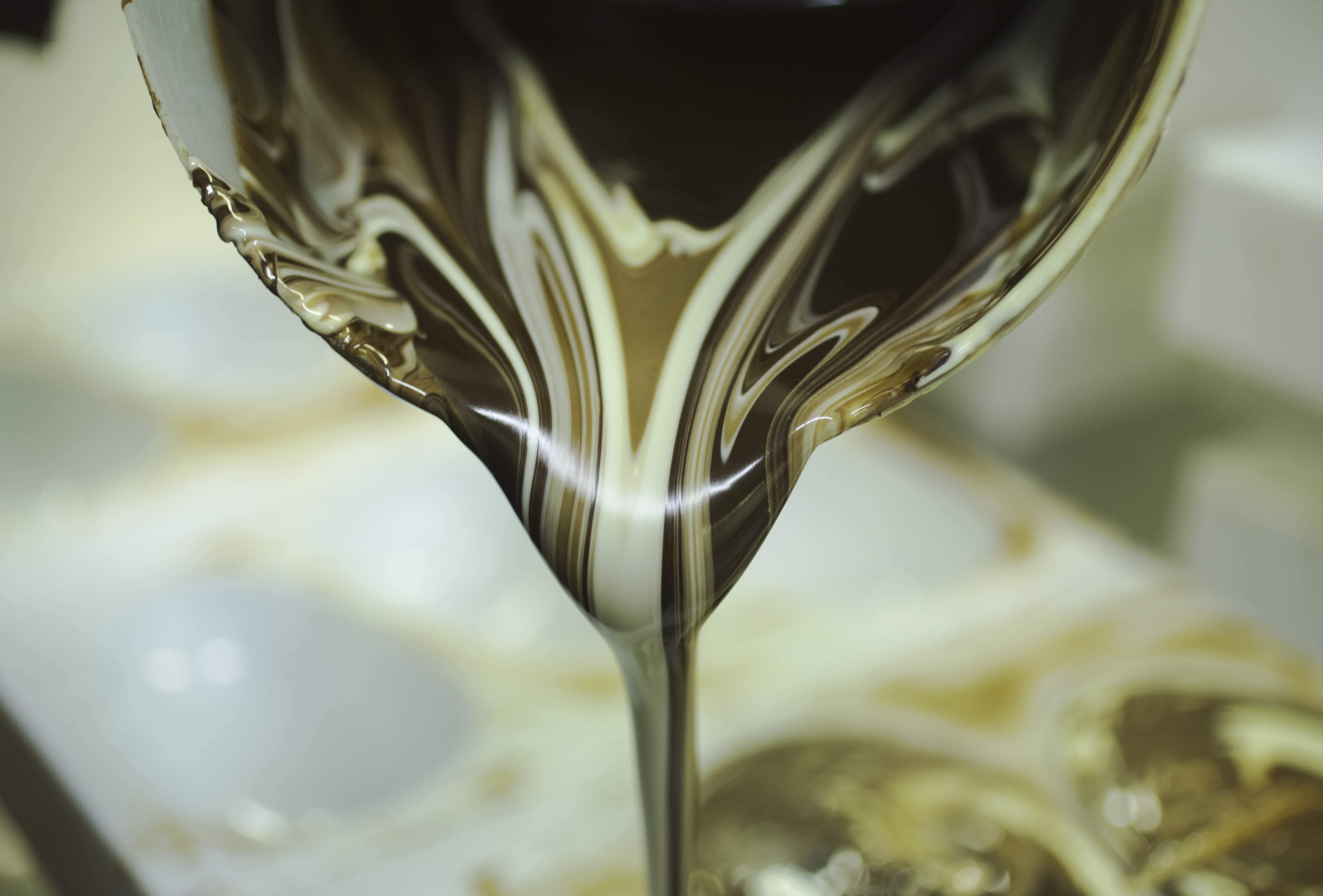 cocoa-loco-organic-marbled-chocolate-pour-full.jpg